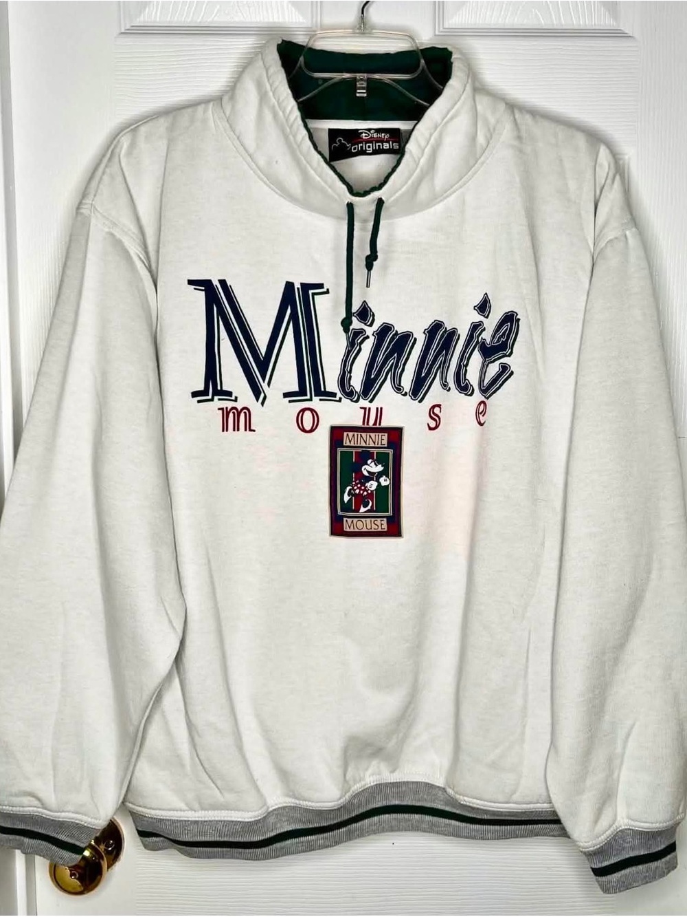 Disney Originals Minnie Mouse White Pullover Sweatshirt size XL